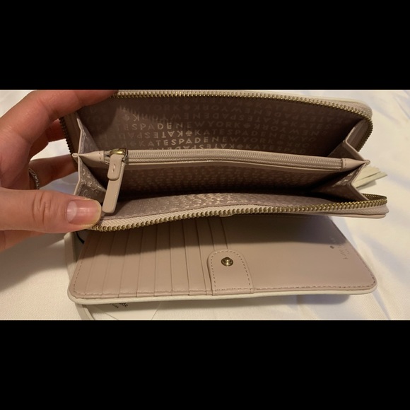 Bags and wallets - Picture 12 of 16